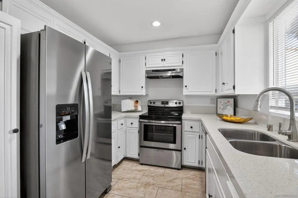 1886 Fairway Circle Dr, San Marcos, California 92078 home-pic-9