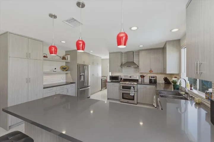 21-Kitchen
