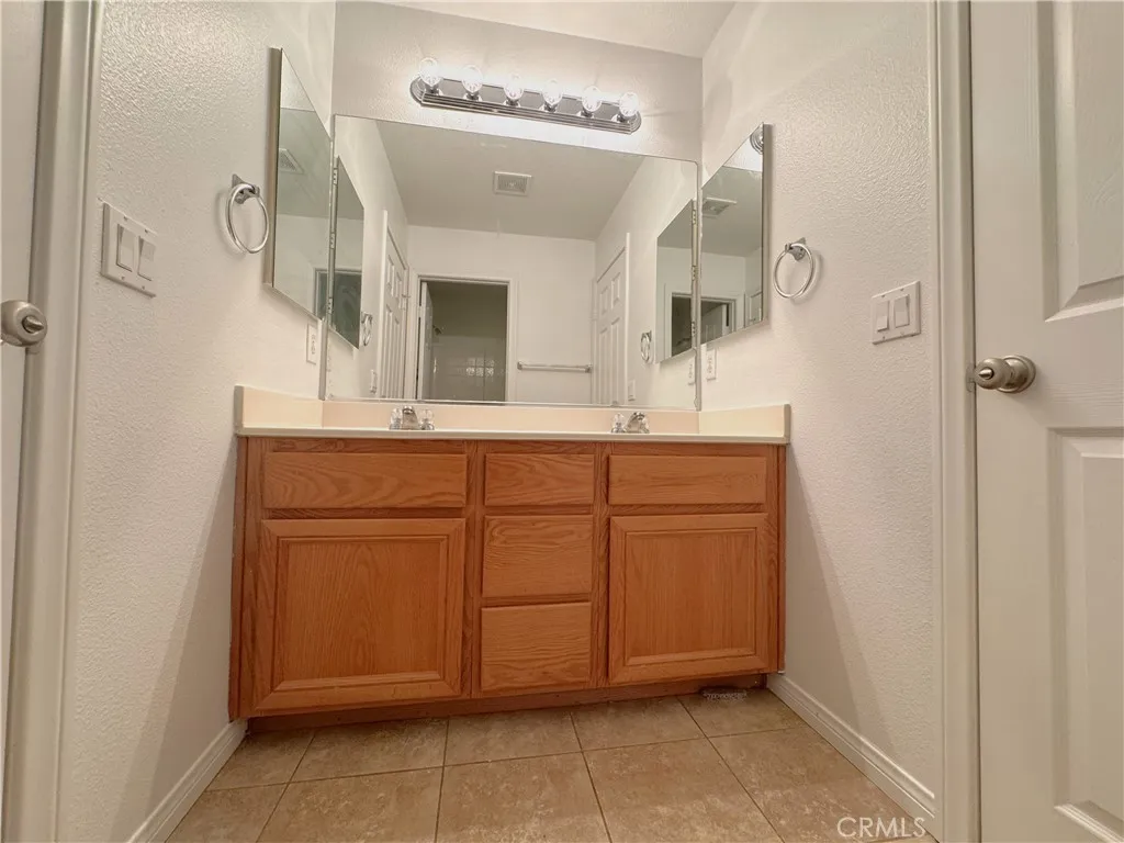 25130 Pacific Crest Street, Corona, California 92883 home-pic-16