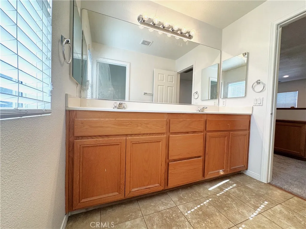 25130 Pacific Crest Street, Corona, California 92883 home-pic-20