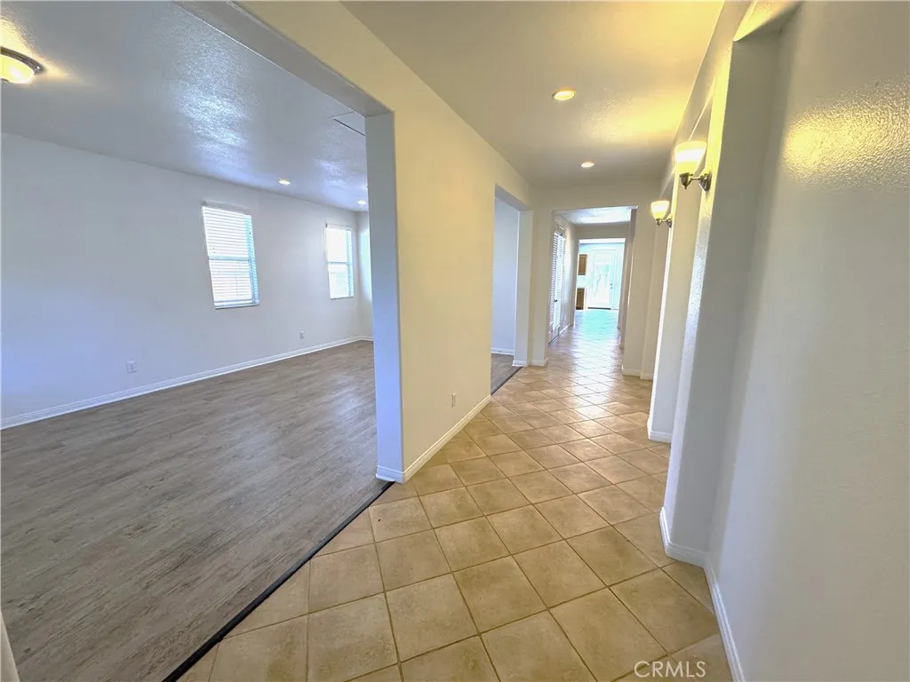 25130 Pacific Crest Street, Corona, California 92883 home-pic-3