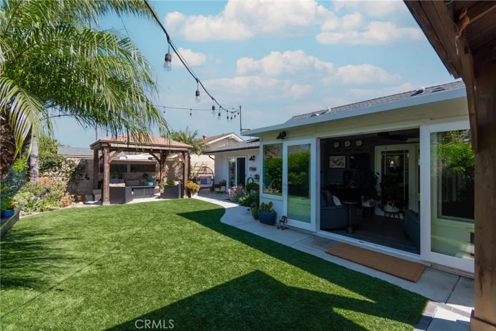 15551 Aulnay Lane, Huntington Beach, California 92647