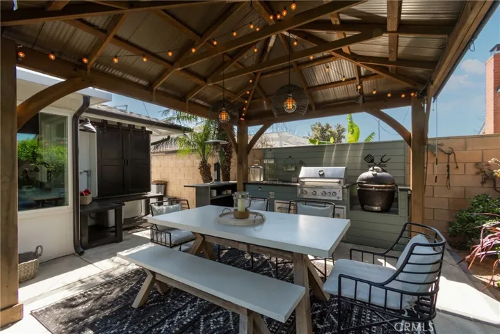 15551 Aulnay Lane, Huntington Beach, California 92647