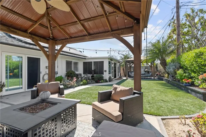 15551 Aulnay Lane, Huntington Beach, California 92647