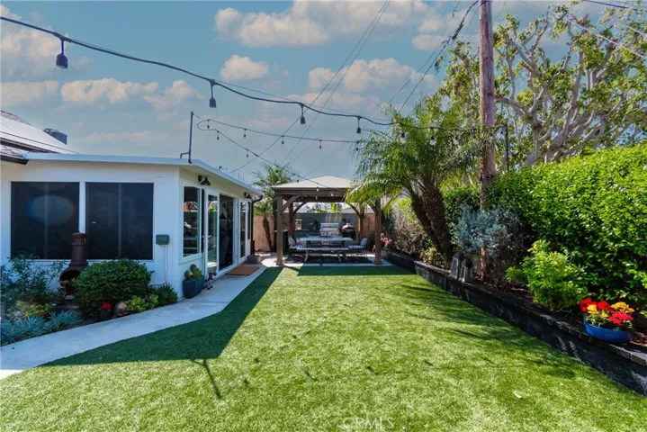 15551 Aulnay Lane, Huntington Beach, California 92647