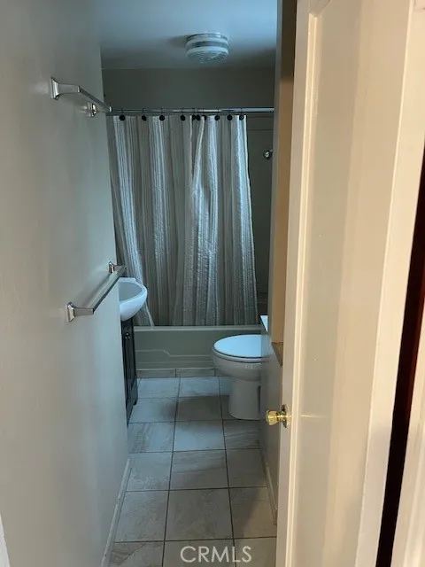 Apartment upstairs bathroom