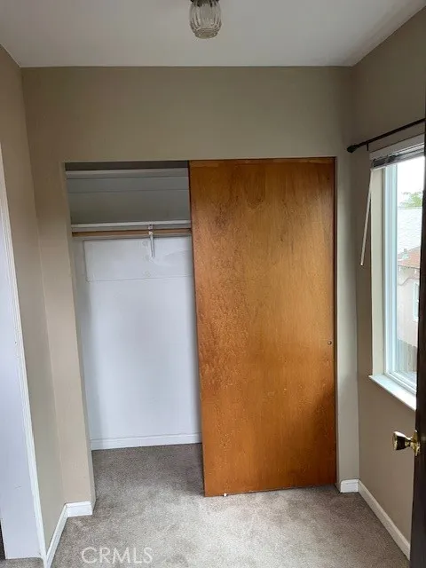Foyer has a closet