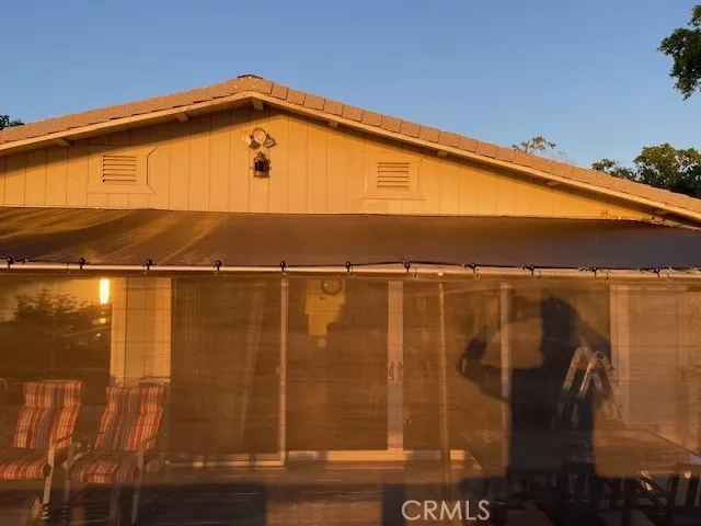 Back porch screens sun and wind