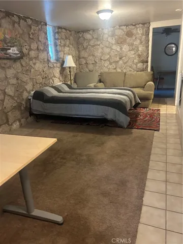 downstairs apt/lvgrm