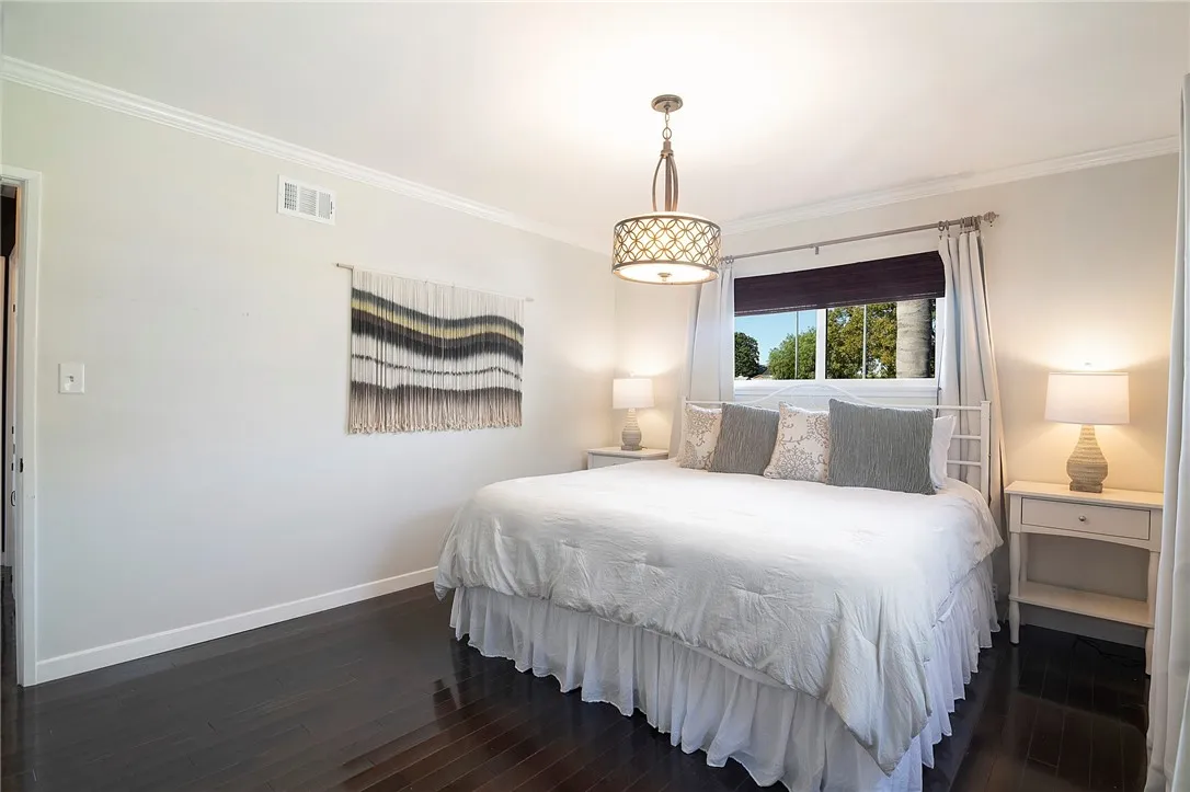 544 N California Street, Burbank, California 91505 home-pic-11