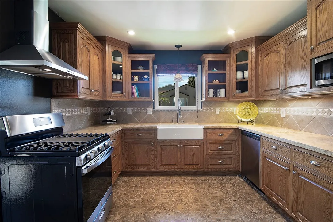 544 N California Street, Burbank, California 91505 home-pic-7