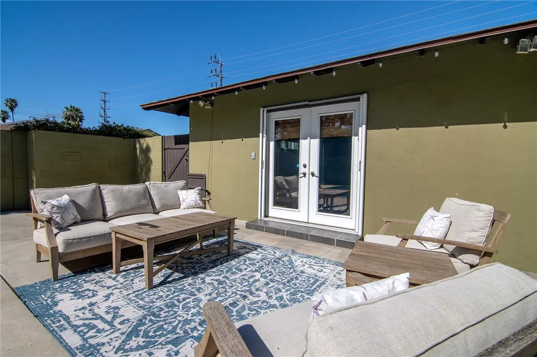 544 N California Street, Burbank, California 91505 home-pic-19