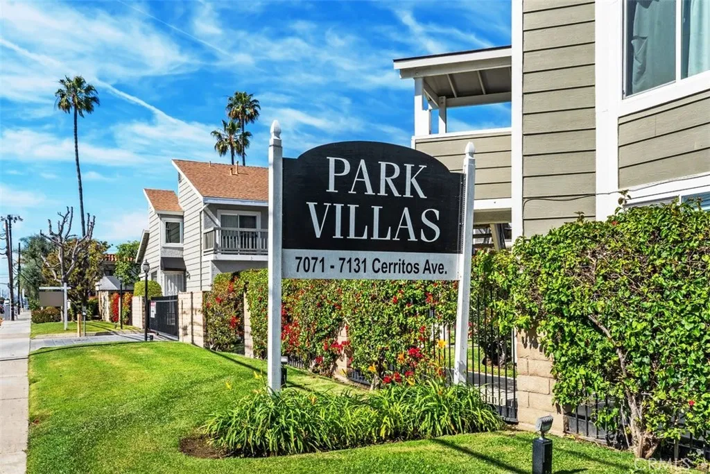 7129 Cerritos Ave