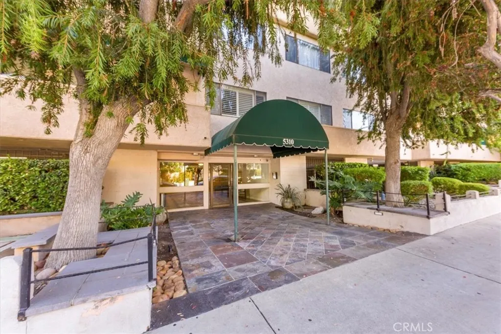 5310 Zelzah, Encino, California 91316 home-pic-1