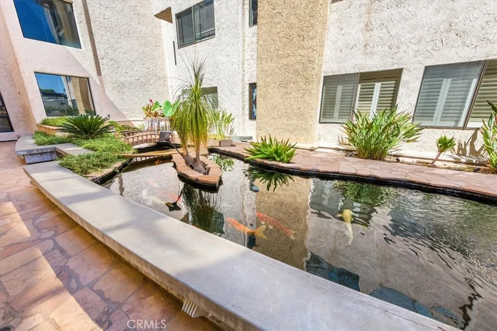 5310 Zelzah, Encino, California 91316 home-pic-10