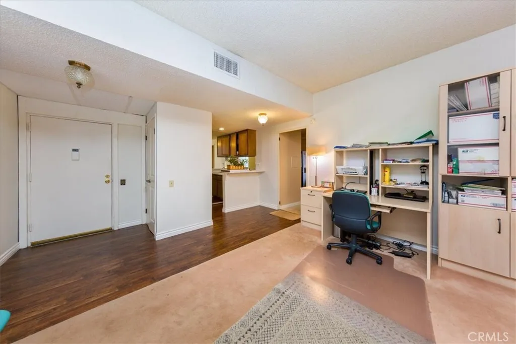 5310 Zelzah, Encino, California 91316 home-pic-3