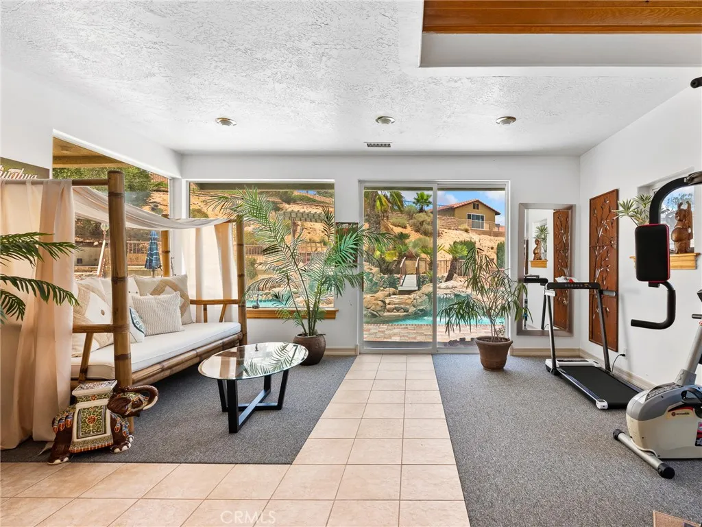 17970 Vista Point, Victorville, California 92395 home-pic-18
