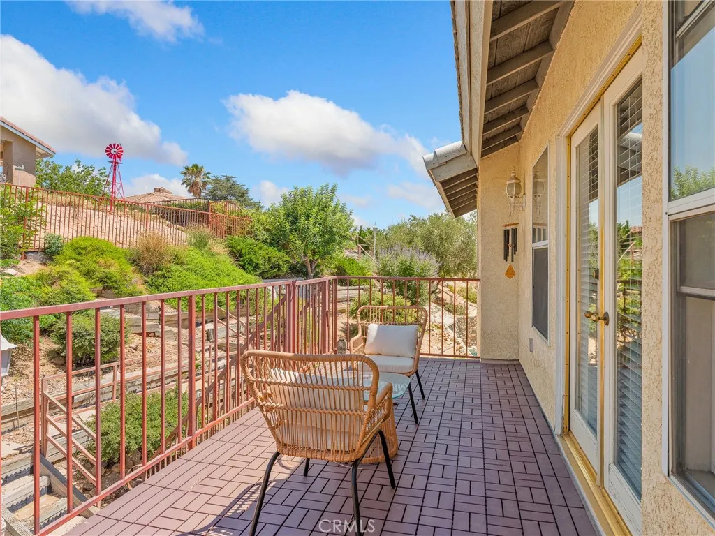 17970 Vista Point, Victorville, California 92395 home-pic-51