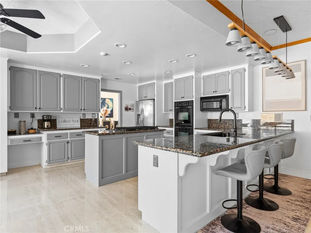 17970 Vista Point, Victorville, California 92395 home-pic-27