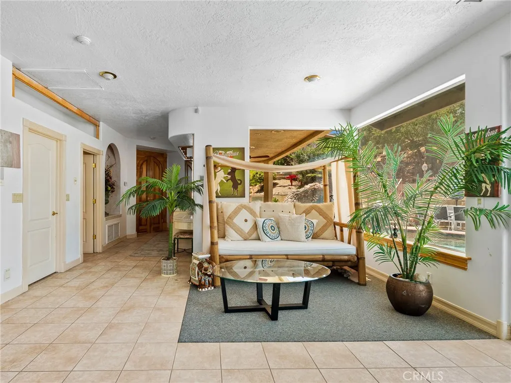 17970 Vista Point, Victorville, California 92395 home-pic-19