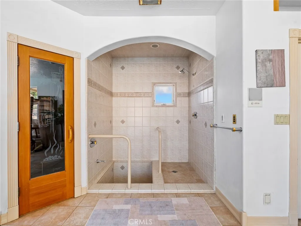 17970 Vista Point, Victorville, California 92395 home-pic-16