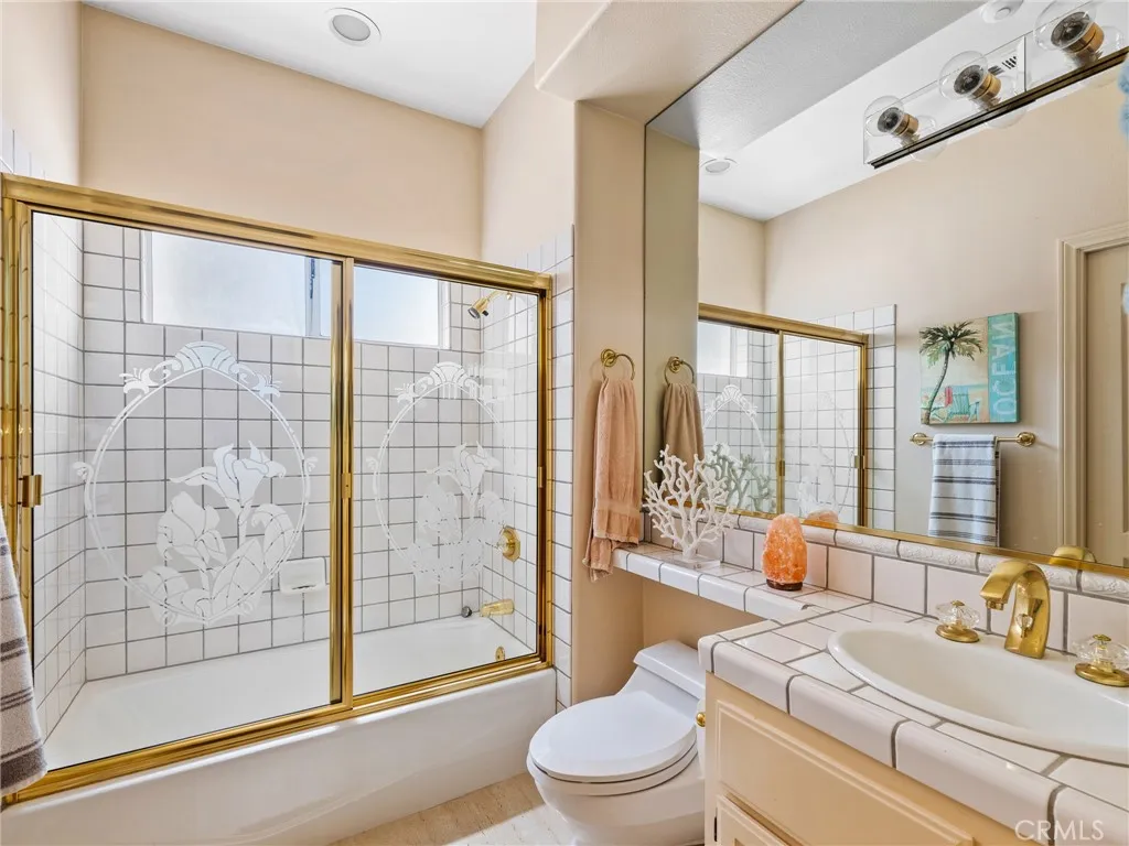 17970 Vista Point, Victorville, California 92395 home-pic-36