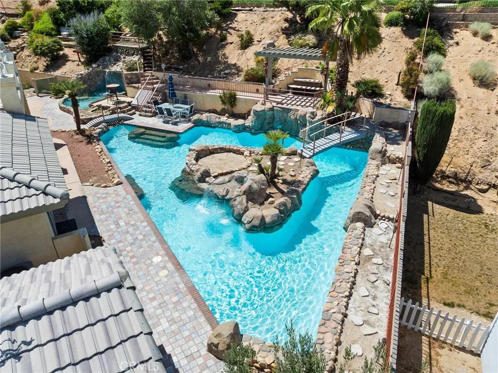 17970 Vista Point, Victorville, California 92395 home-pic-58