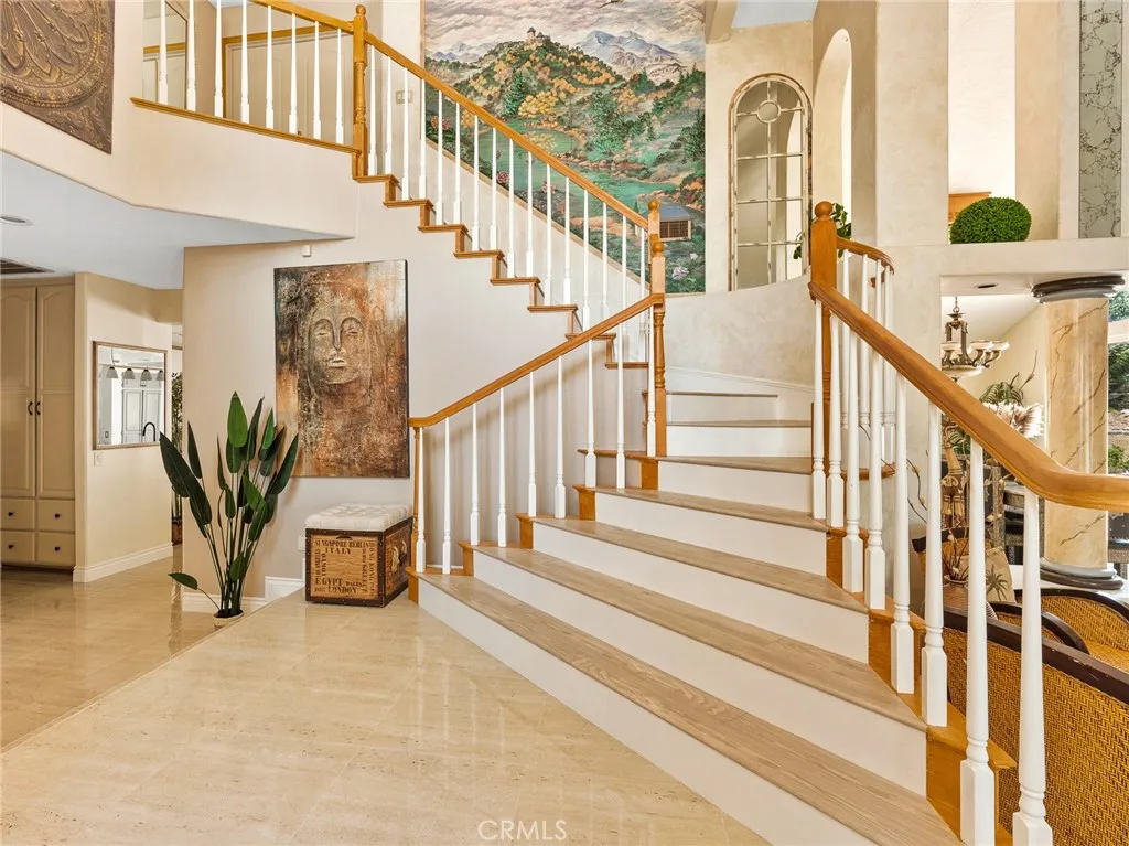 17970 Vista Point, Victorville, California 92395 home-pic-5