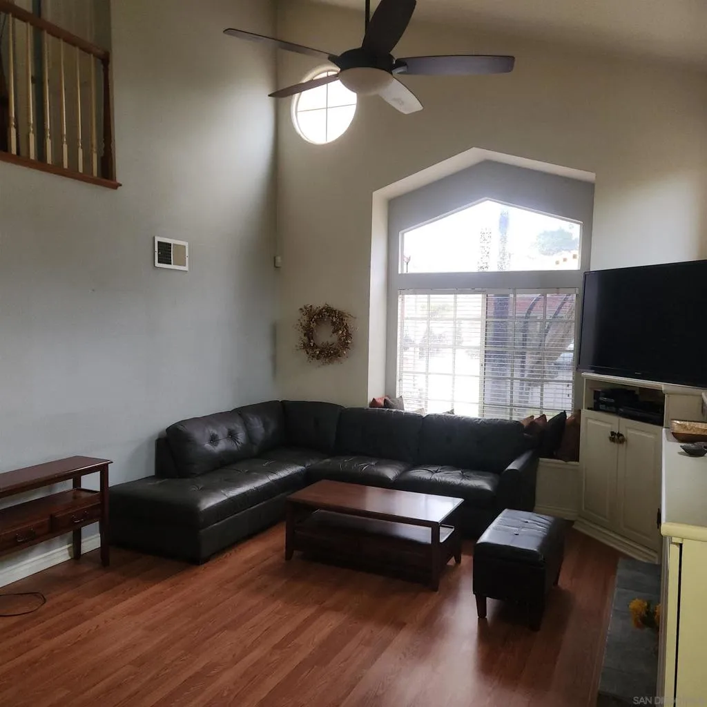 850 Corte Bellagio, Escondido, California 92026 home-pic-4