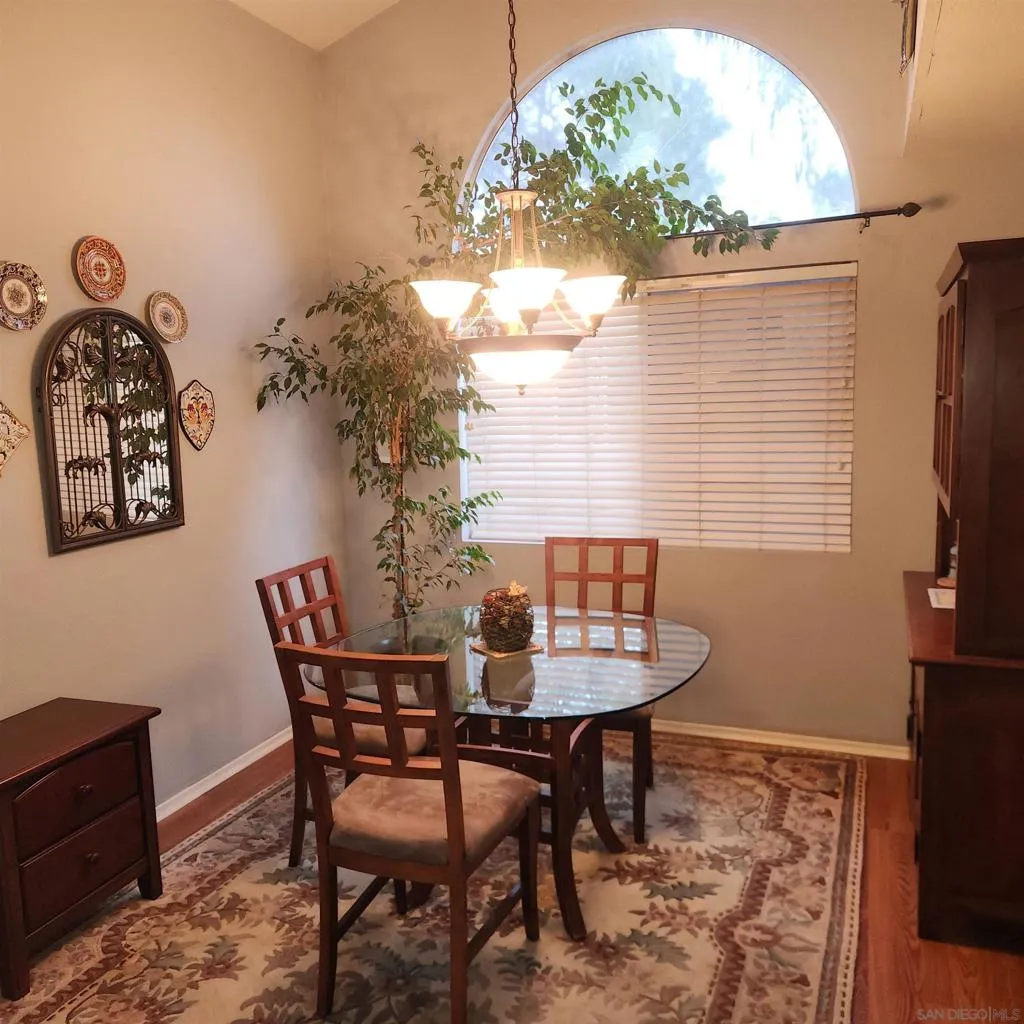 850 Corte Bellagio, Escondido, California 92026 home-pic-6