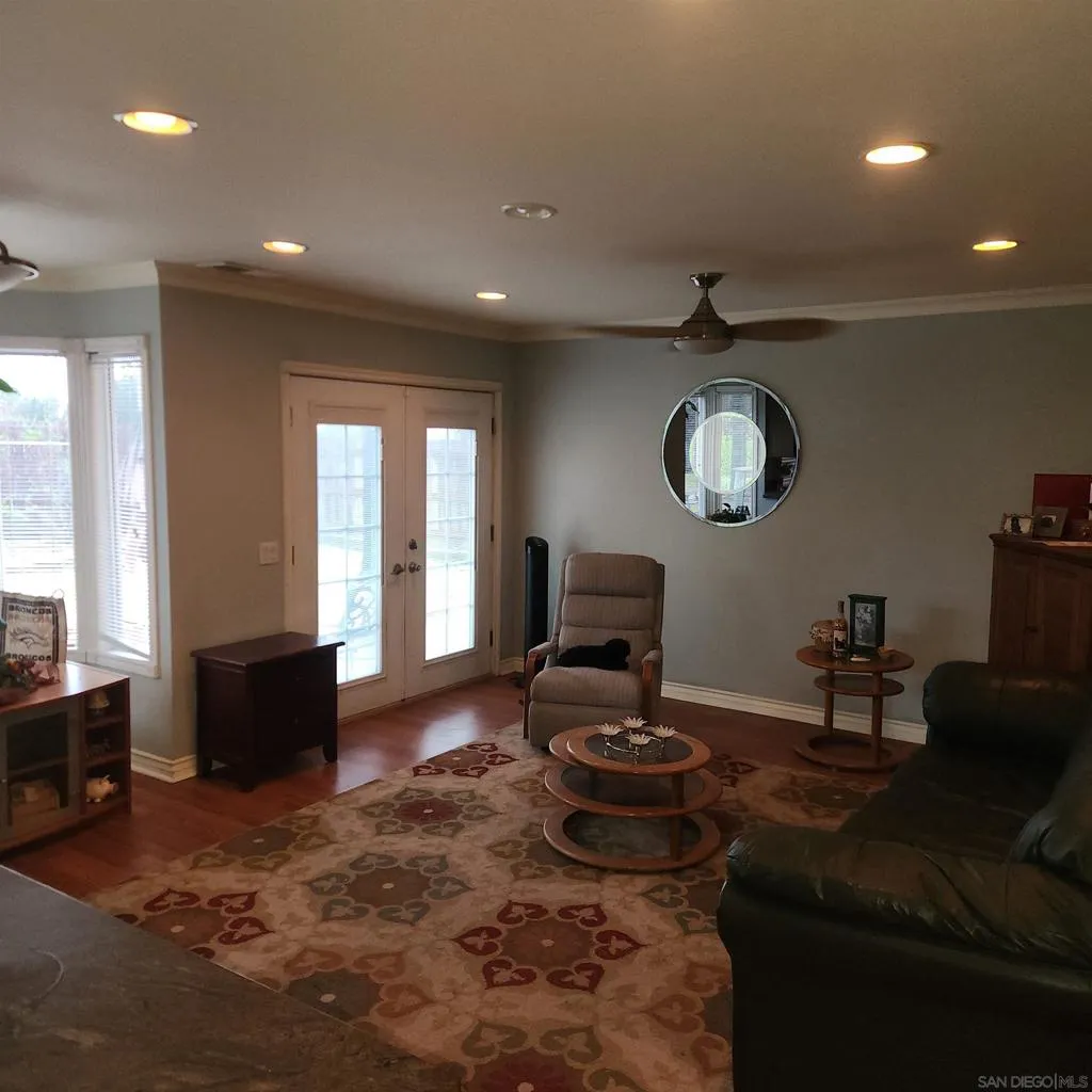 850 Corte Bellagio, Escondido, California 92026 home-pic-12