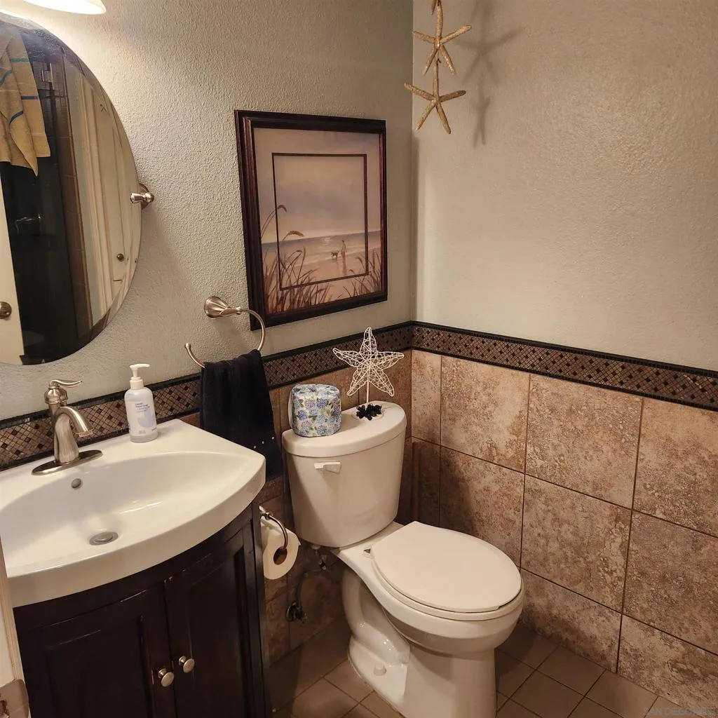 850 Corte Bellagio, Escondido, California 92026 home-pic-10