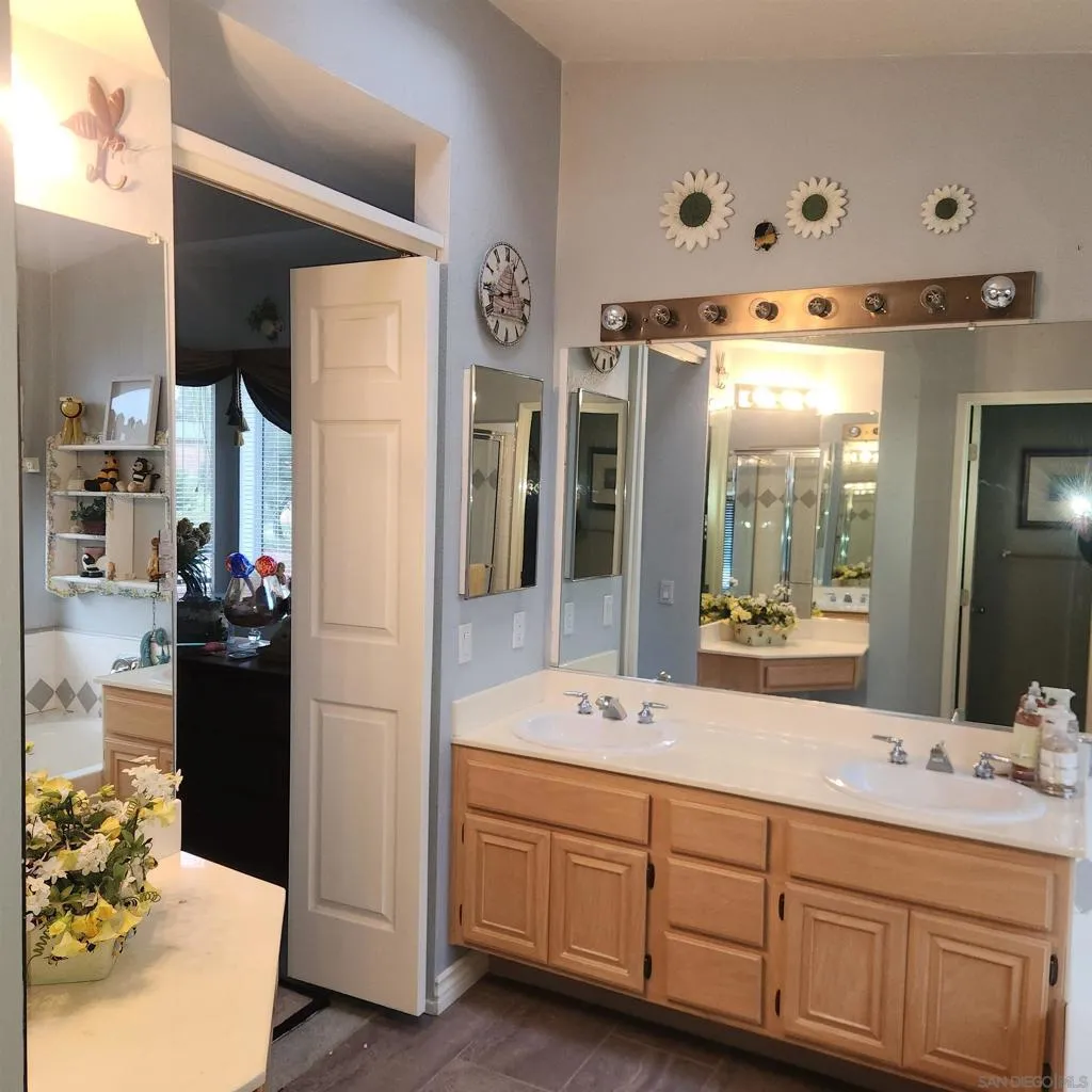 850 Corte Bellagio, Escondido, California 92026 home-pic-9