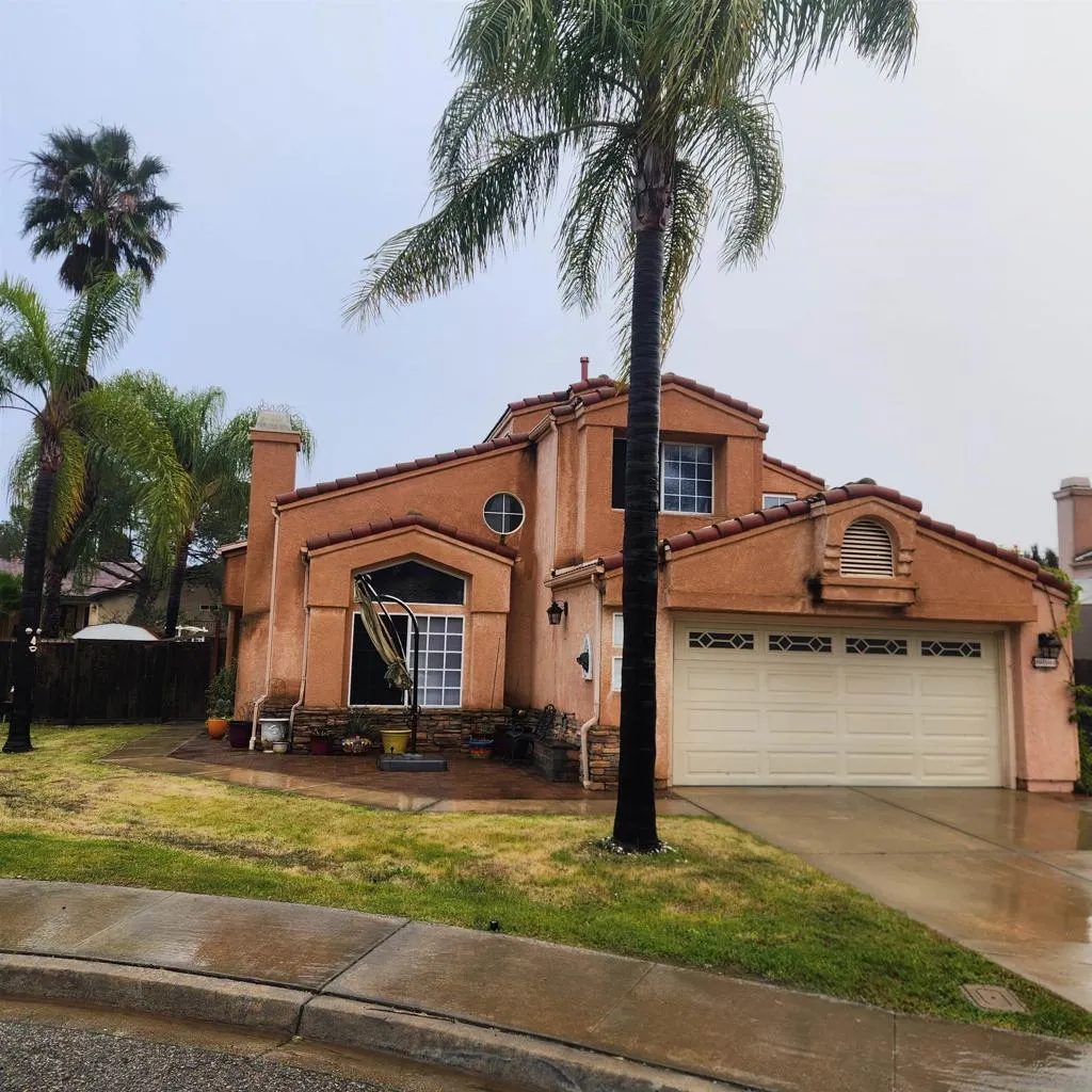 850 Corte Bellagio, Escondido, California 92026 home-pic-0