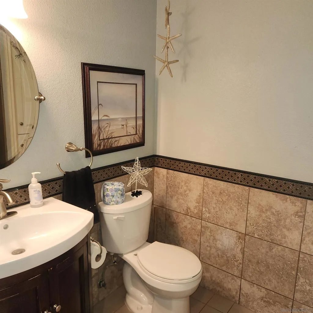 850 Corte Bellagio, Escondido, California 92026 home-pic-11