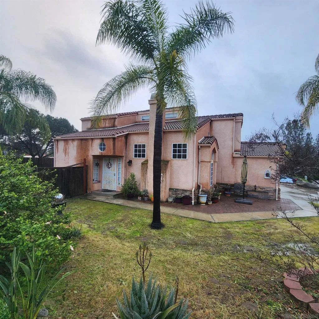 850 Corte Bellagio, Escondido, California 92026 home-pic-26