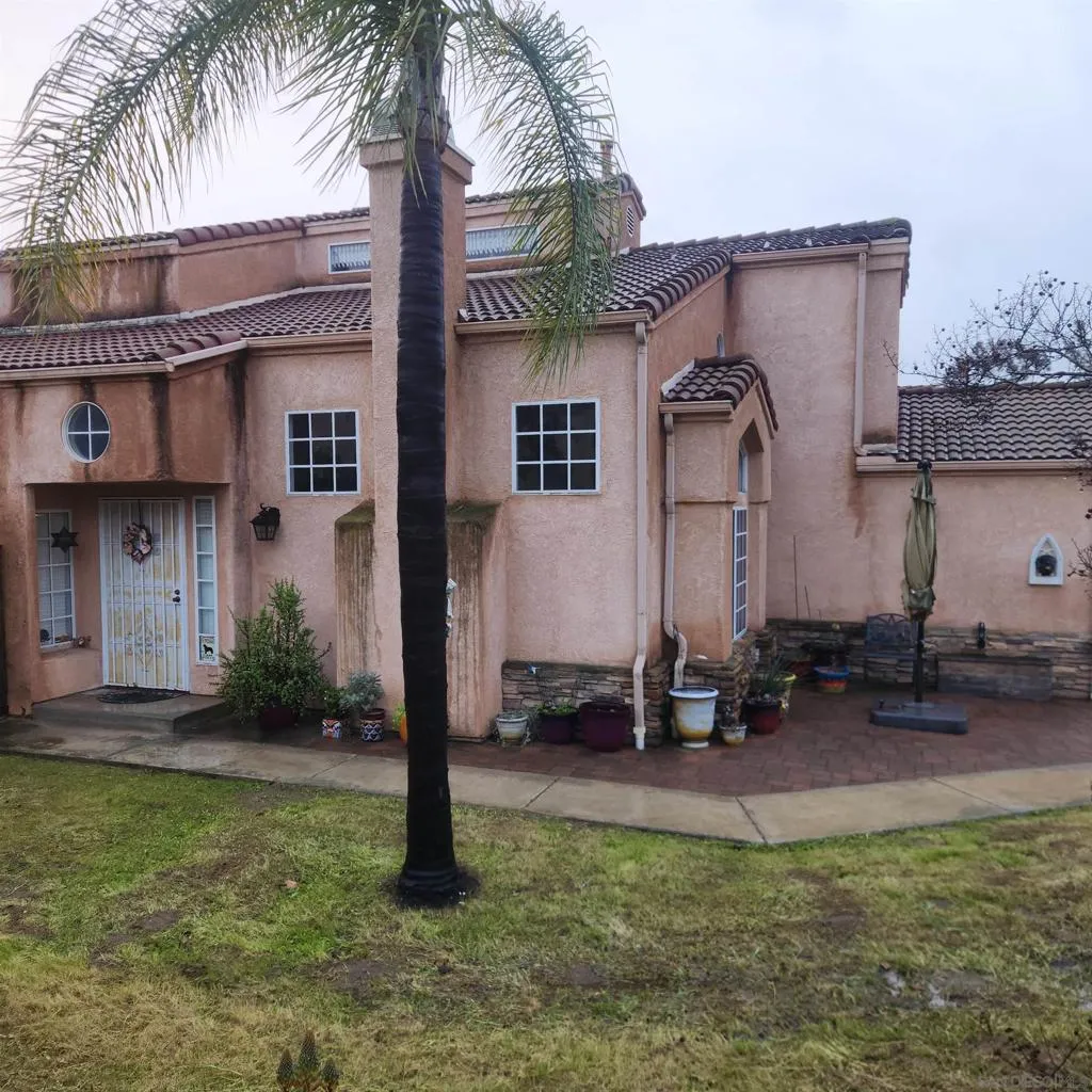850 Corte Bellagio, Escondido, California 92026 home-pic-25