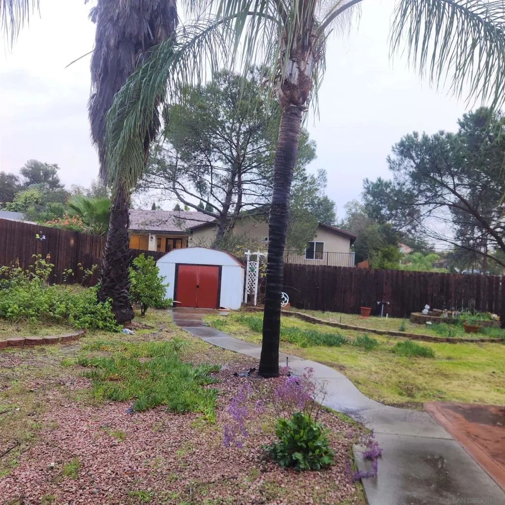 850 Corte Bellagio, Escondido, California 92026 home-pic-24