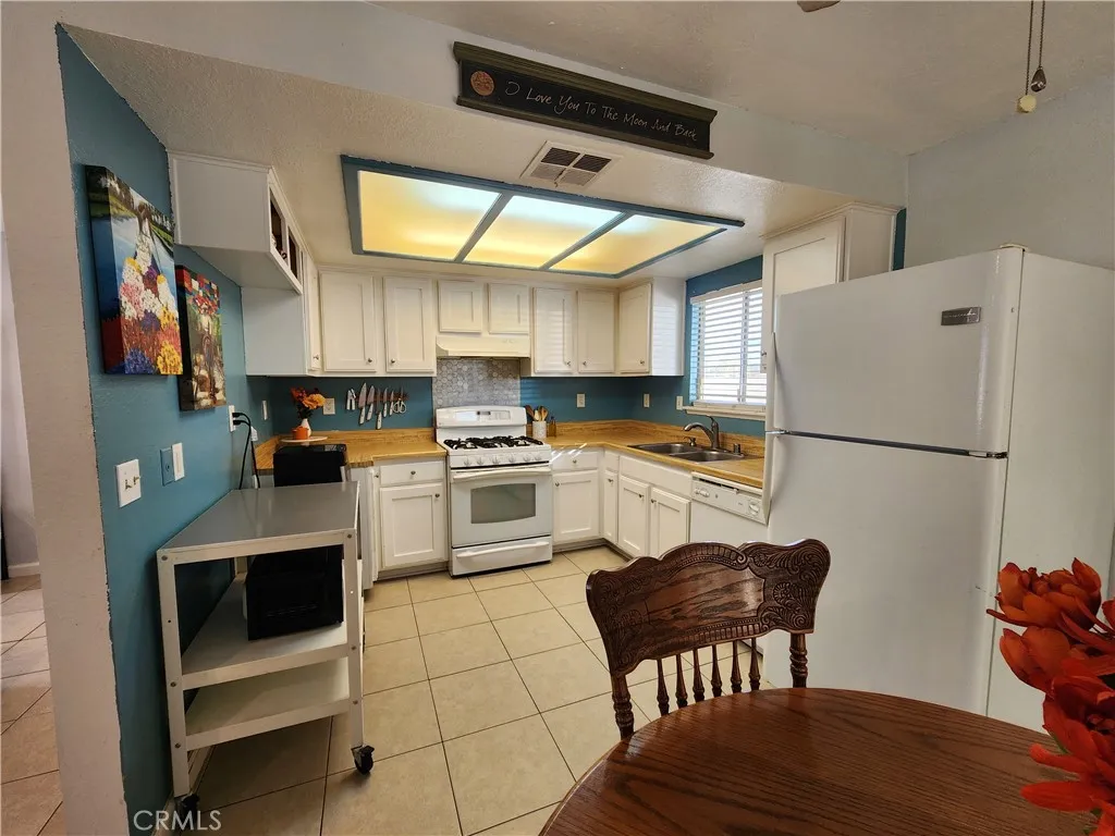 15142 Lanfair, Lancaster, California 93535 home-pic-10