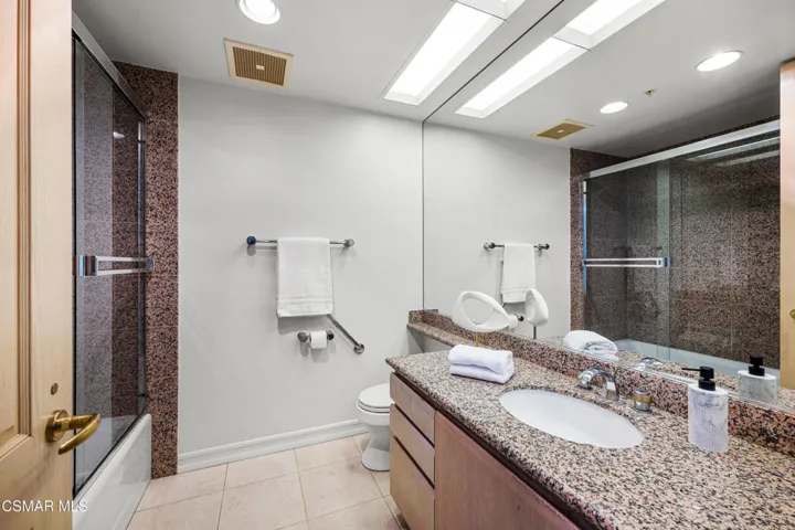 Wilshire Secondary Suites-9