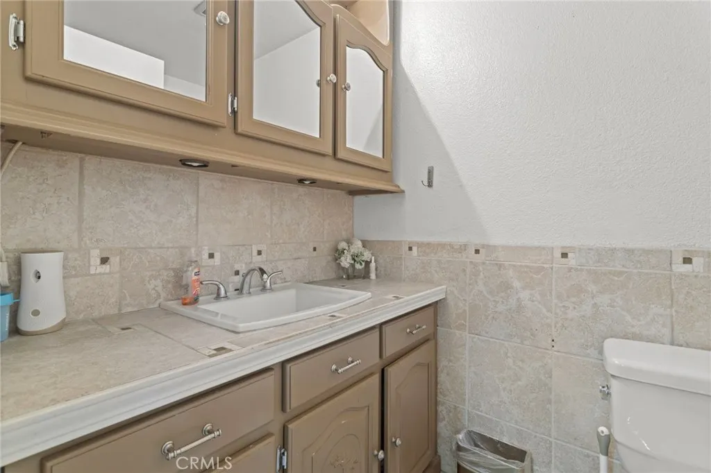 1443 Fredericks, Upland, California 91786 home-pic-25