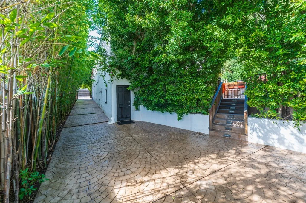 1240 N Olive Drive, West Hollywood, California 90069 home-pic-46