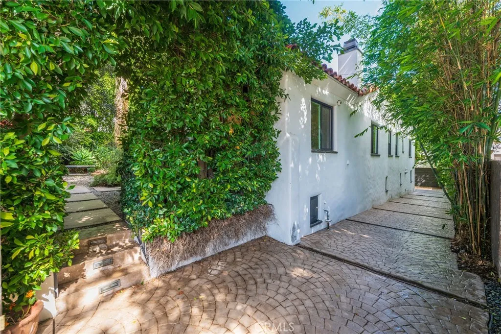 1240 N Olive Drive, West Hollywood, California 90069 home-pic-44