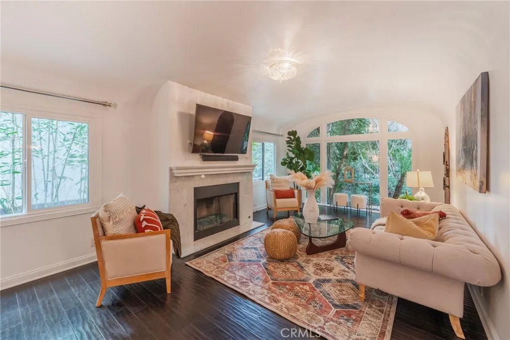 1240 N Olive Drive, West Hollywood, California 90069 home-pic-3