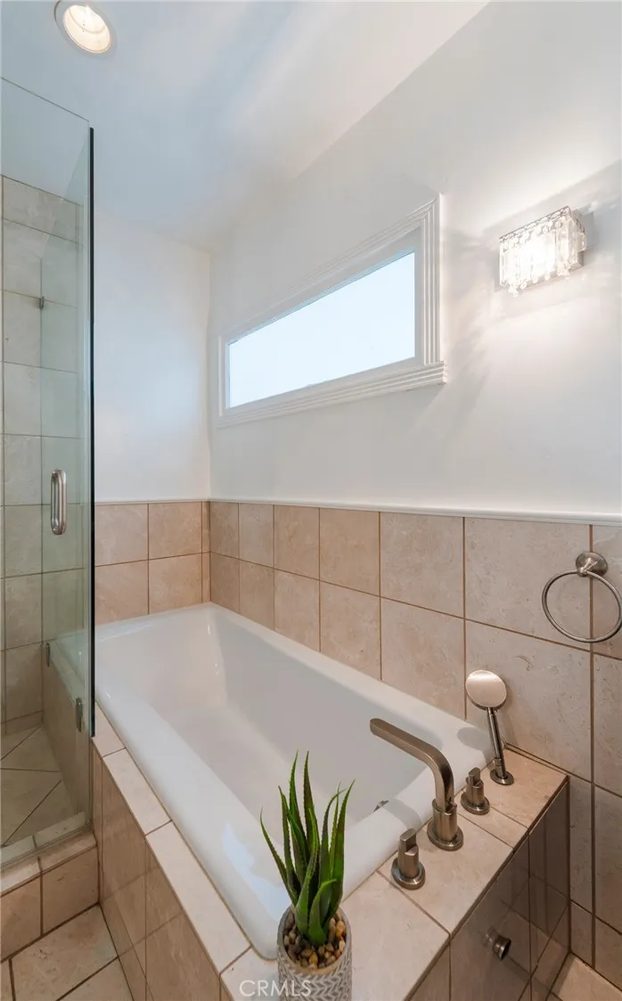 1240 N Olive Drive, West Hollywood, California 90069 home-pic-19