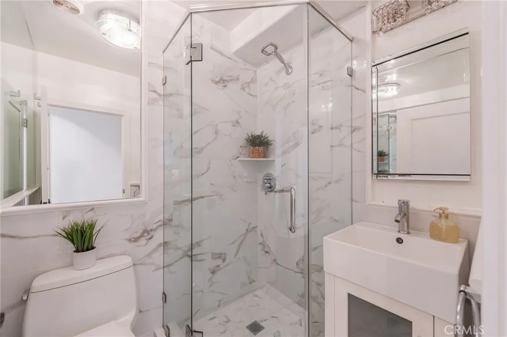 1240 N Olive Drive, West Hollywood, California 90069 home-pic-25