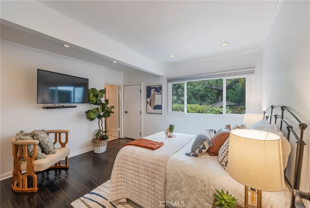 1240 N Olive Drive, West Hollywood, California 90069 home-pic-15