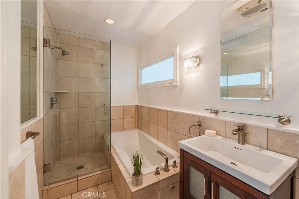 1240 N Olive Drive, West Hollywood, California 90069 home-pic-18