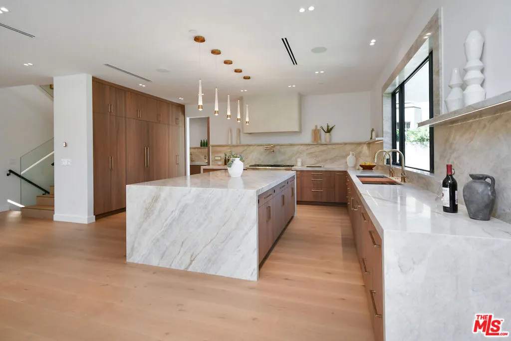 112 S Valley Street, Burbank, California 91505 home-pic-13