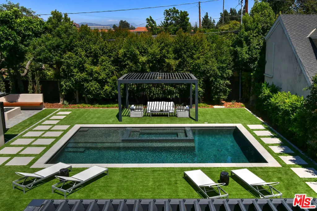 112 S Valley Street, Burbank, California 91505 home-pic-52